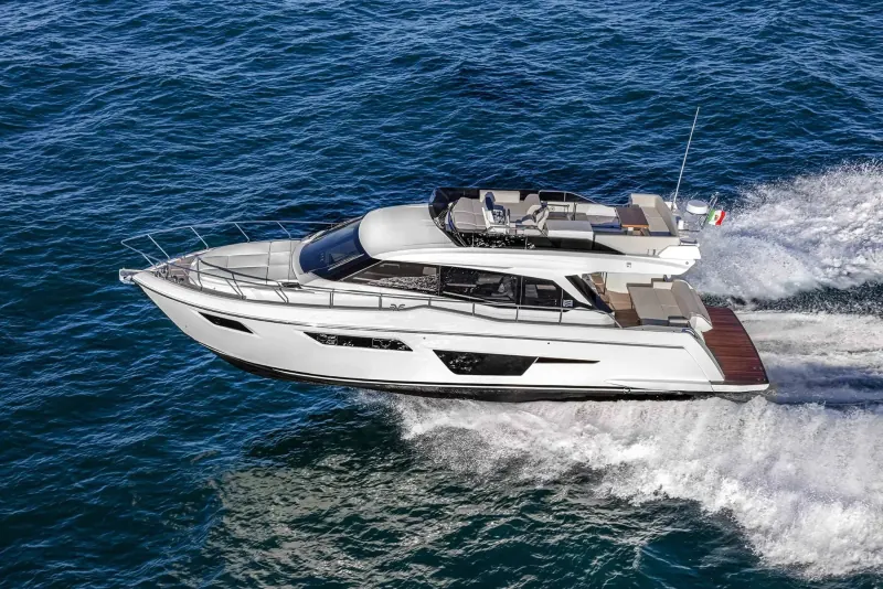 Ferretti Yachts 500: Ferretti Yachts 500 in navigazione, visto di tre quarti dall’alto